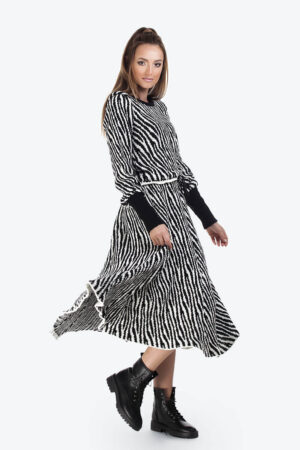 pulover-model-zebra02